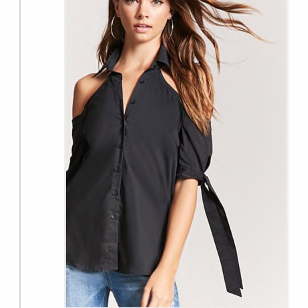 NWT Forever21 Open shoulder button halter shirt